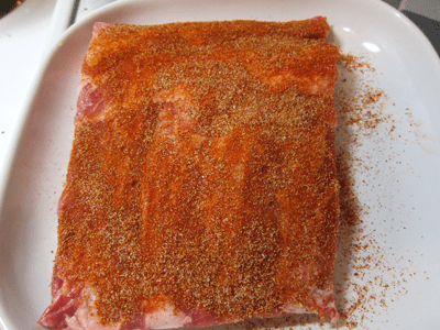 putting the rub on ribs